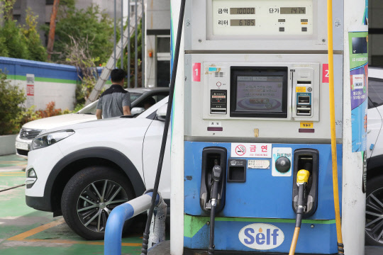 지난달 7일 서울의 한 주유소. 연합뉴스